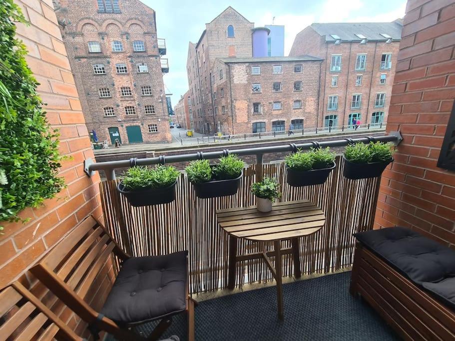 Stylish & Recently Refurbished Chester Apartment - Up To 6 Exteriör bild